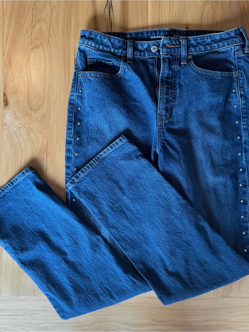 Old Navy Women’s Extra High-Rise Straight-Leg Jeans with Studs